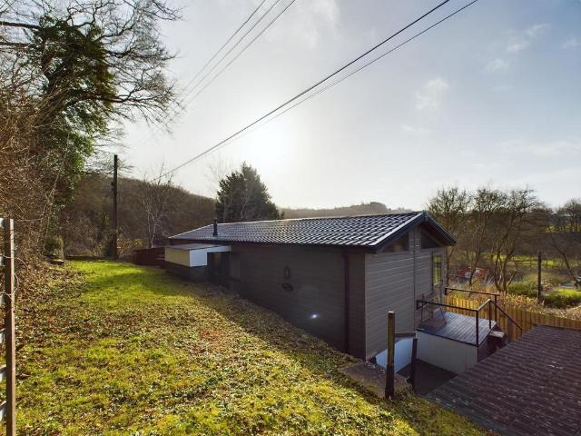 2 bedroom lodge for sale