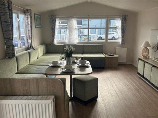 2 bedroom lodge for sale