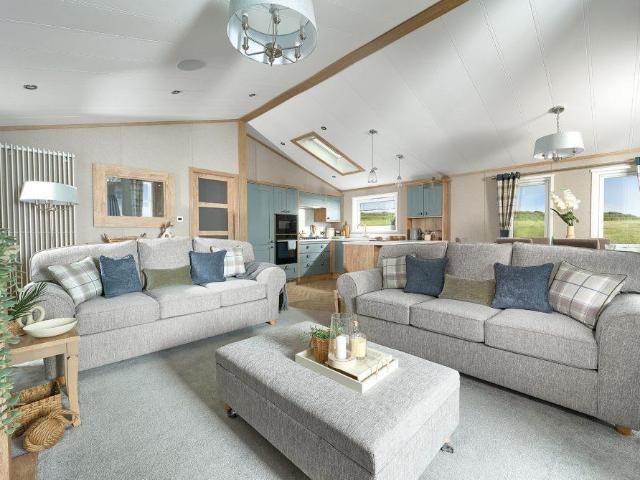2 bedroom lodge for sale