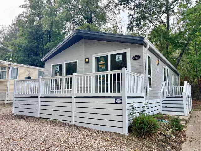2 bedroom lodge for sale