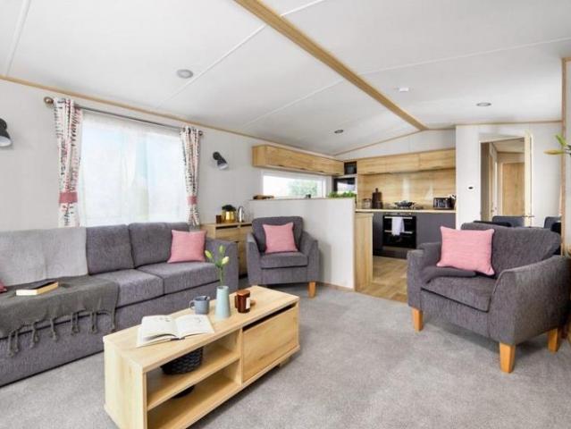 2 bedroom lodge for sale