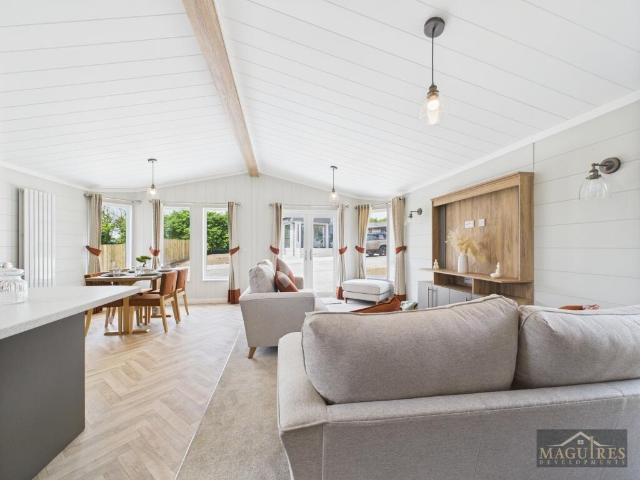 2 bedroom lodge for sale
