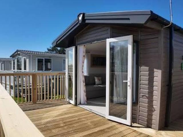 2 bedroom lodge for sale