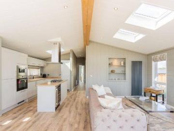 2 bedroom lodge for sale