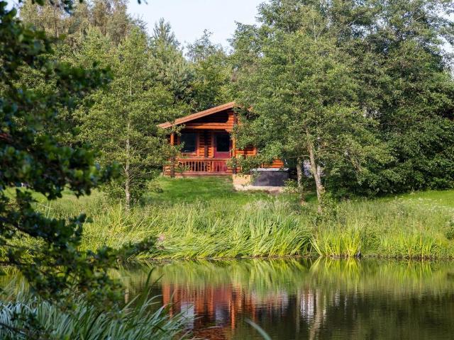 2 bedroom lodge for sale