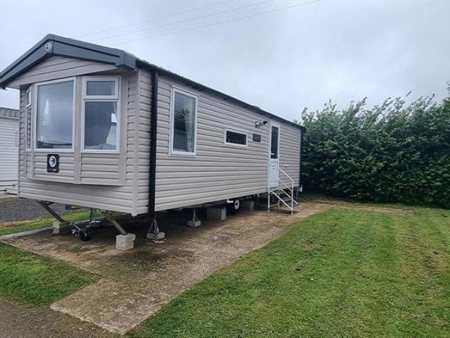 2 bedroom lodge for sale