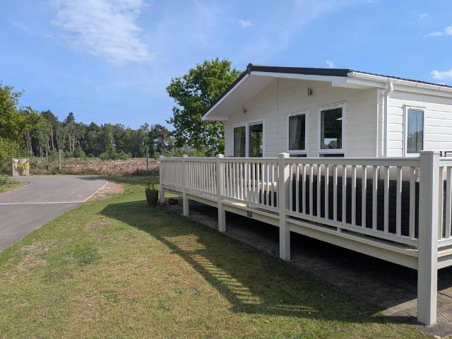 2 bedroom lodge for sale