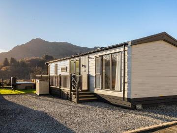 2 bedroom lodge for sale
