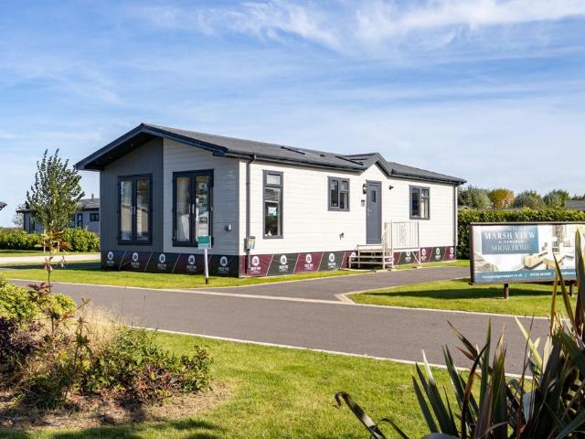 2 bedroom lodge for sale