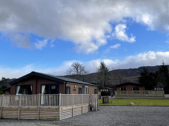 2 bedroom lodge for sale