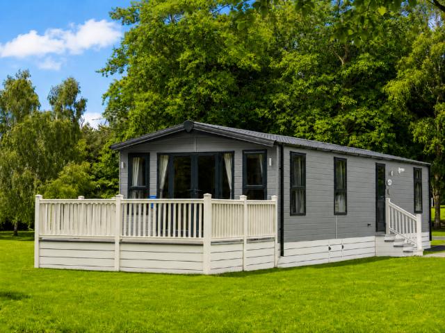 2 bedroom lodge for sale