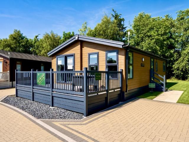 2 bedroom lodge for sale