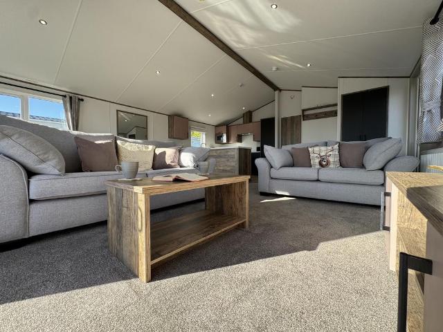 2 bedroom lodge for sale