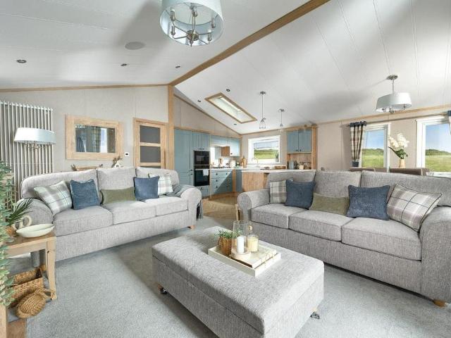 2 bedroom lodge for sale