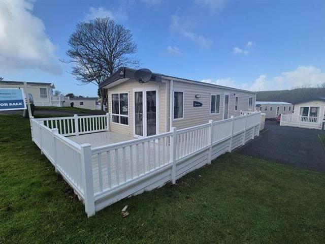2 bedroom lodge for sale