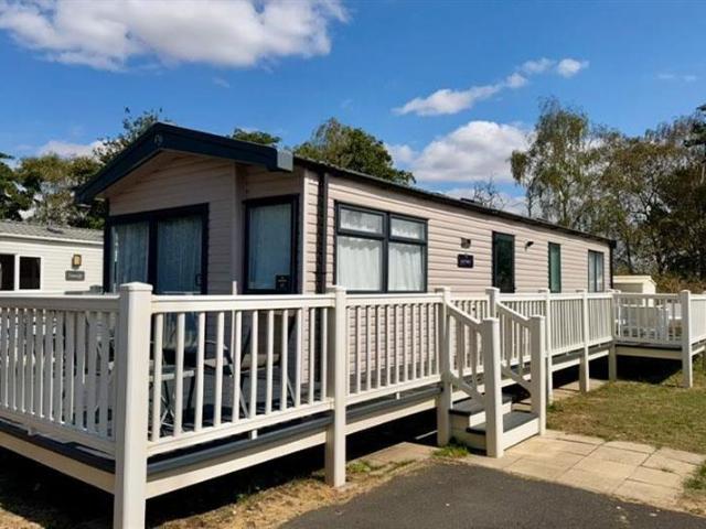 2 bedroom lodge for sale