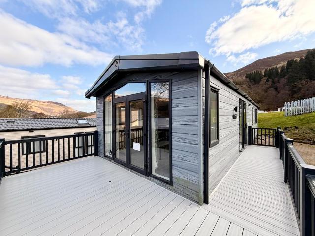 2 bedroom lodge for sale