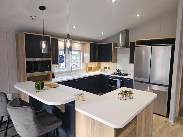 2 bedroom lodge for sale