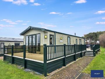 2 bedroom lodge for sale