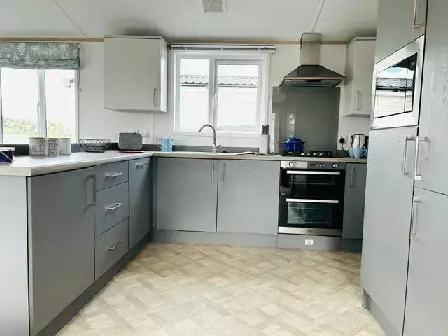 2 bedroom lodge for sale