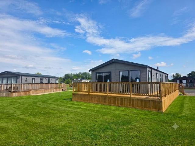 2 bedroom lodge for sale