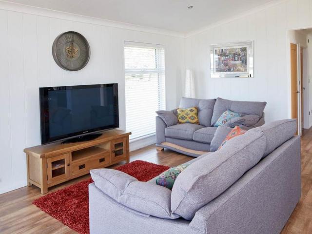 2 bedroom lodge for sale