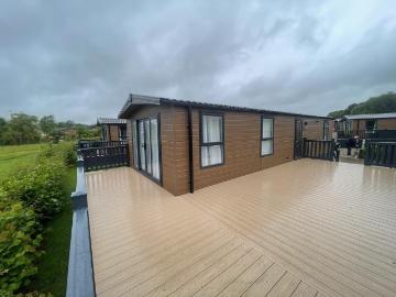 2 bedroom lodge for sale