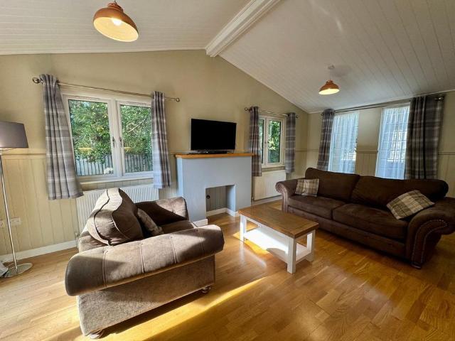 2 bedroom lodge to rent