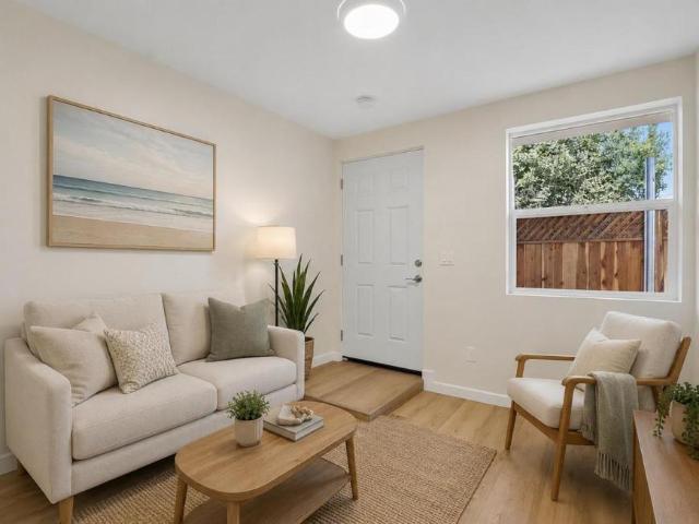 2 bedroom, Long Beach CA 90813 LS104818162