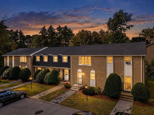 2 bedroom, Londonderry NH 03053 105650863