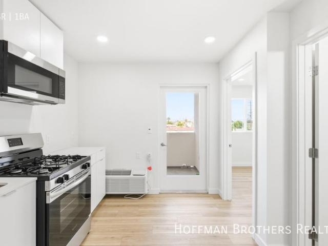 2 bedroom, Los Angeles CA 90003 105294920
