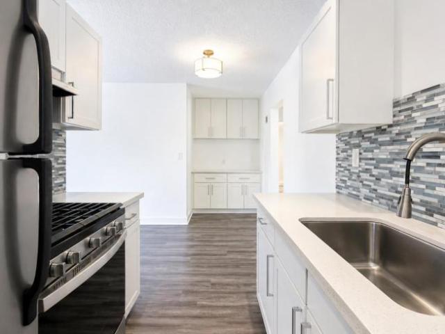 2 bedroom, Los Angeles CA 90004 105000352