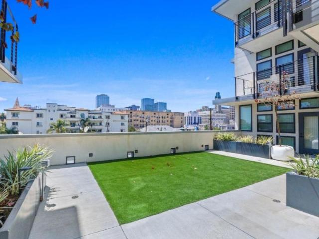2 bedroom, Los Angeles CA 90005 LS104660886