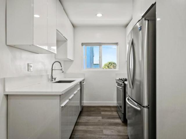 2 bedroom, Los Angeles CA 90007 104969209