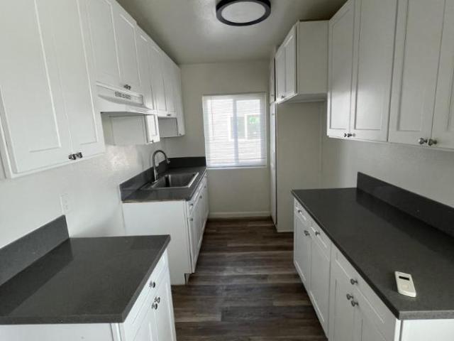 2 bedroom, Los Angeles CA 90011 103517838