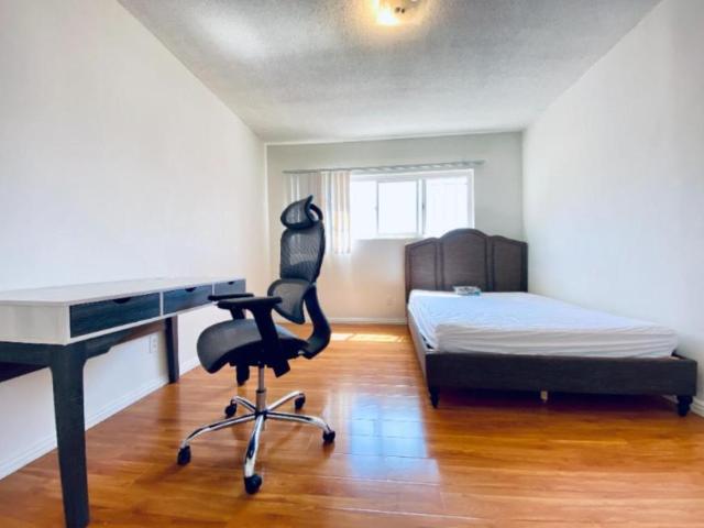 2 bedroom, Los Angeles CA 90025 104088557