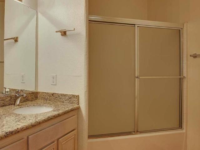 2 bedroom, Los Angeles CA 90036 104854288