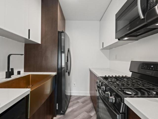 2 bedroom, Los Angeles CA 90042 104953119