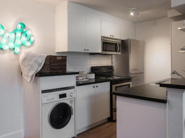 2 bedroom, Los Angeles CA 90042 105017024