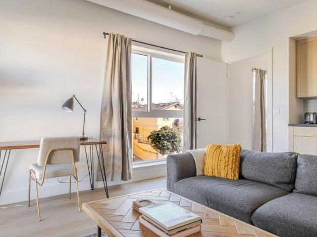 2 bedroom, Los Angeles Los Angeles 90004 LS103959702