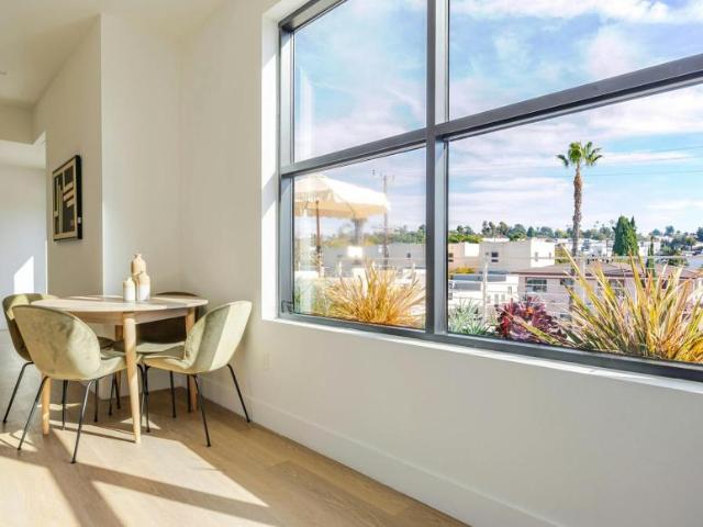 2 bedroom, Los Angeles Los Angeles 90004 LS105527644