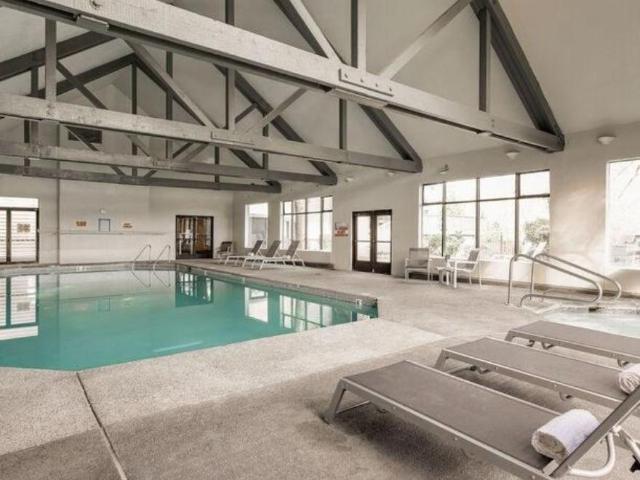 2 bedroom, Lake Oswego OR 97034 LS102515468