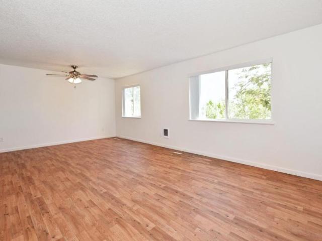 2 bedroom, Lake Oswego OR 97035 LS105779425