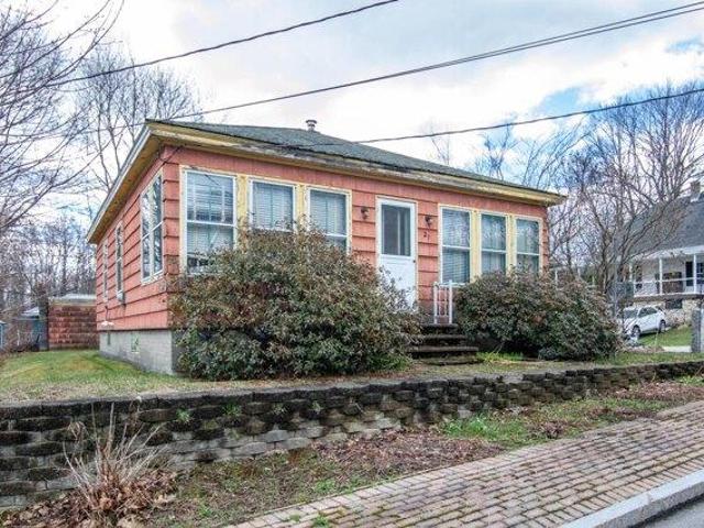 2 bedroom, Lewiston ME 04240 105766845