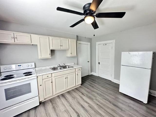 2 bedroom, Lexington KY 40505 105839768