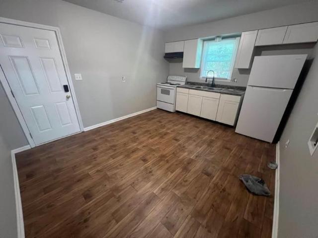 2 bedroom, Lexington KY 40508 105214175
