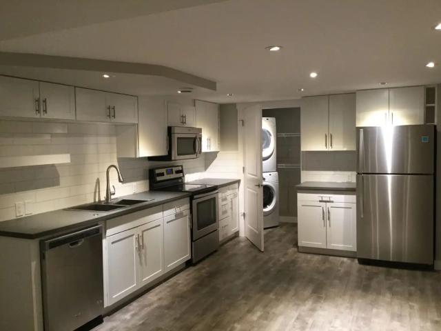 2 Bedroom Legal Basement Apartment / Wi Fi & Utilities Included