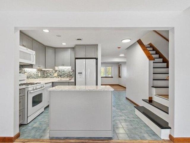 2 bedroom, Leominster MA 01453 104606160