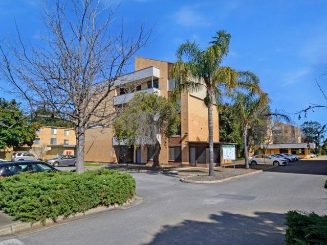 2 Bedroom Living in the Heart of Findon
