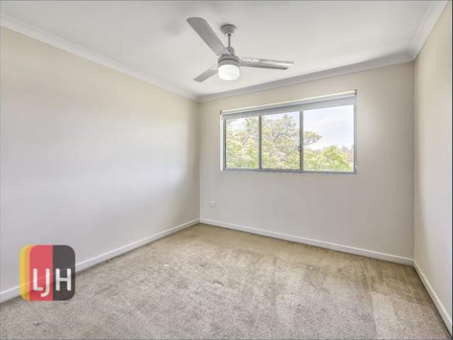 2 BEDROOM LIGHT FILLED UNIT WITH POOL IN COMPLEX !